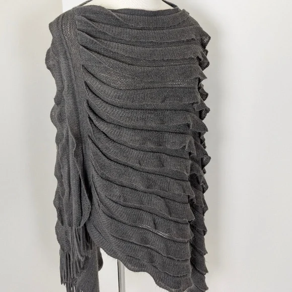Knit Poncho Asymmetrical Pleated Hand Made Charcoal Grey Fringe Long - Picture 8 of 10